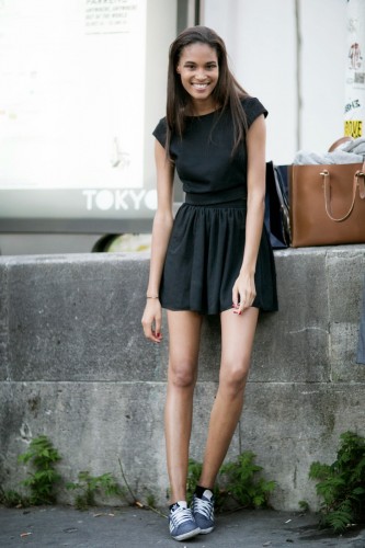 LBD with athletic shooes for MOdates.gr