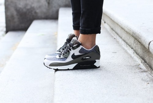 Nike Max-Air Shoes for casual look in MOdates.gr
